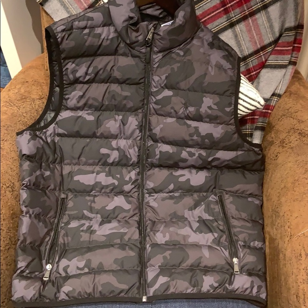 Men’s vest, Burgundy and black camouflage, - Picture 7 of 8